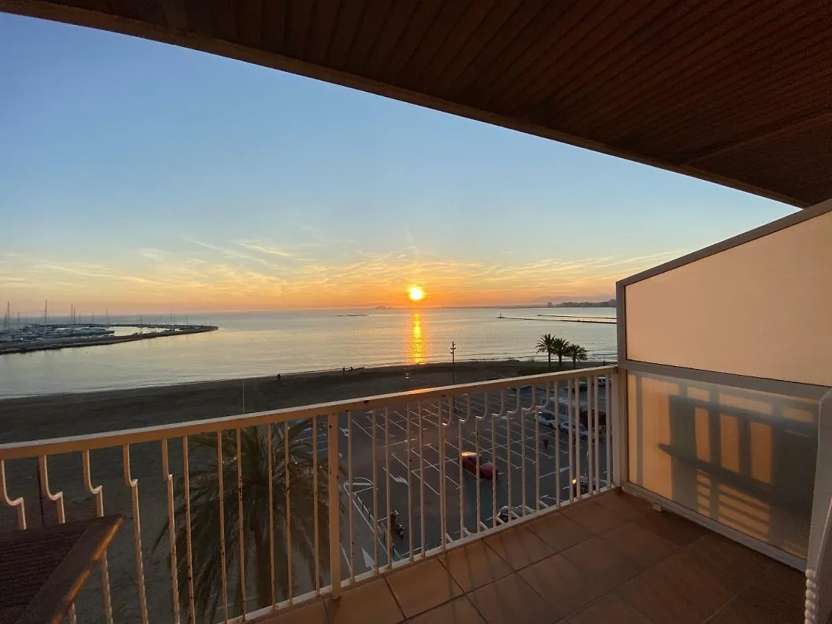 Agi Avenida Apartments 罗萨斯
