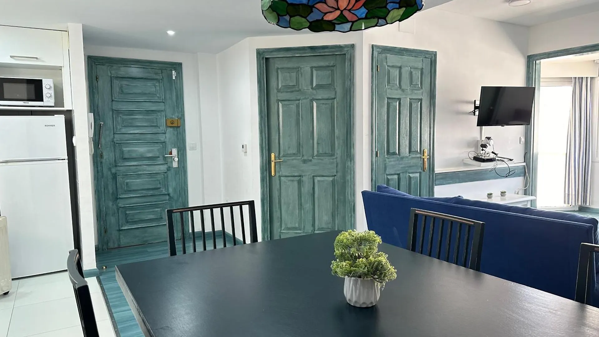 Agi Avenida Apartments Roses
