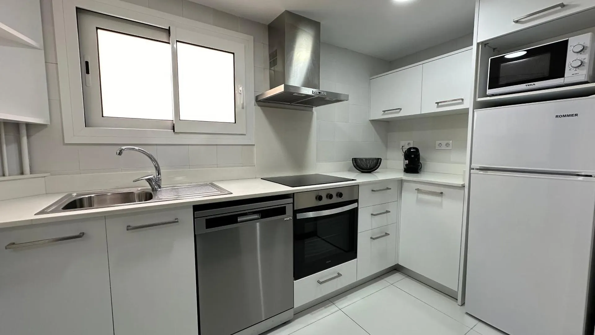 Agi Avenida Apartments Roses 0*,