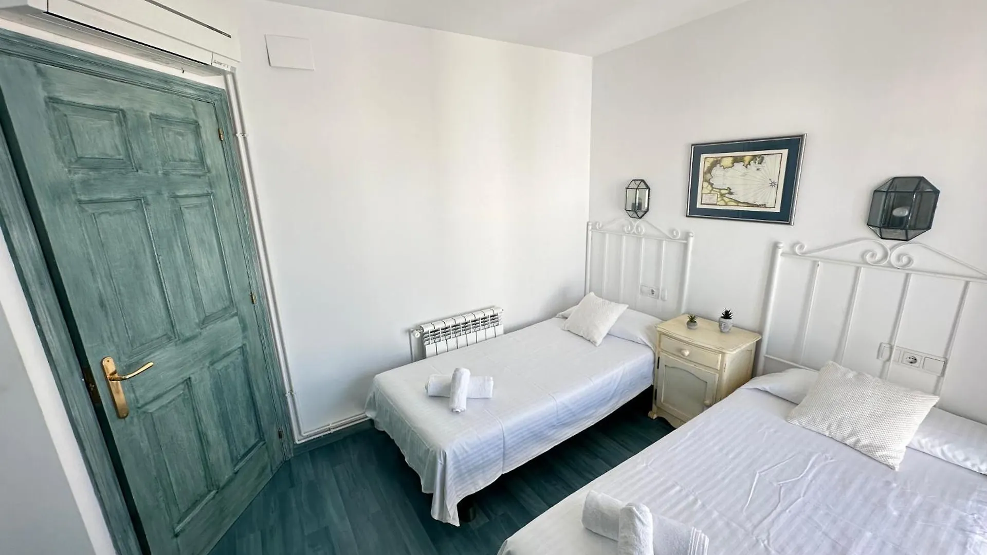 Agi Avenida Apartments Roses