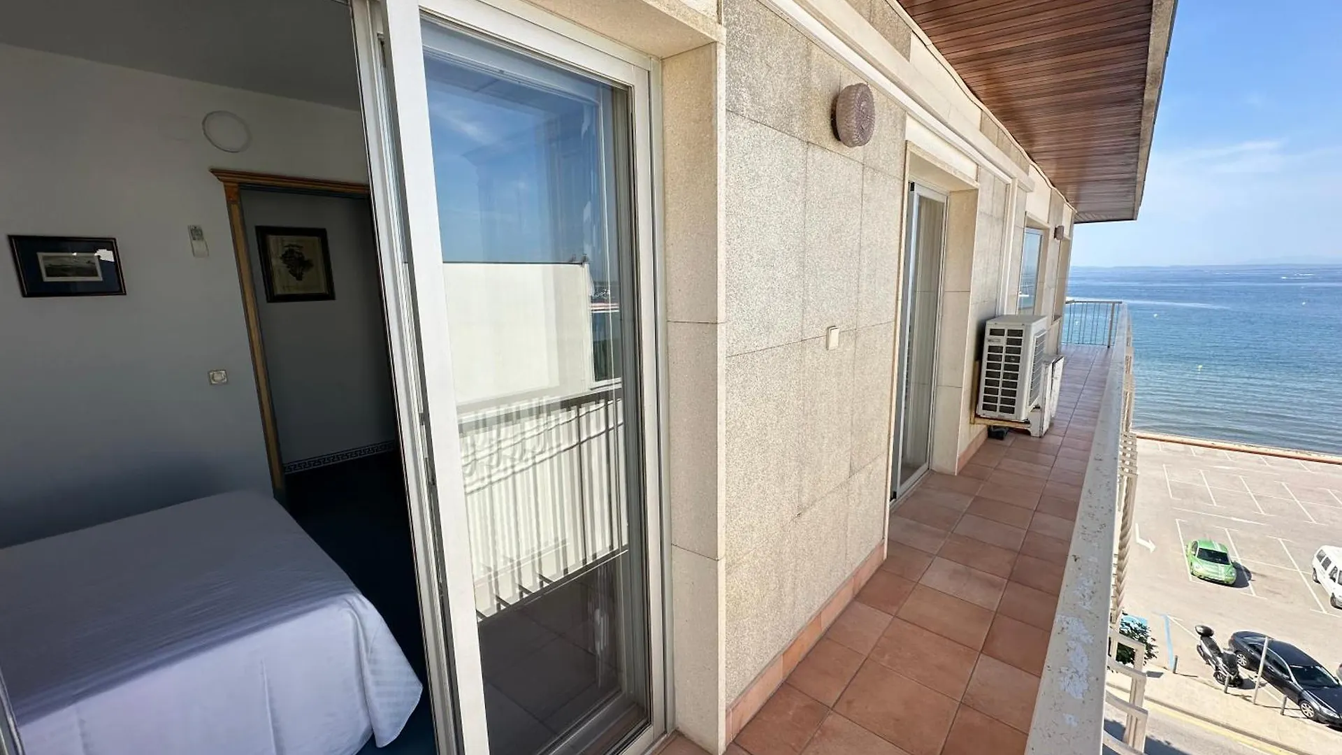 Agi Avenida Apartments Roses