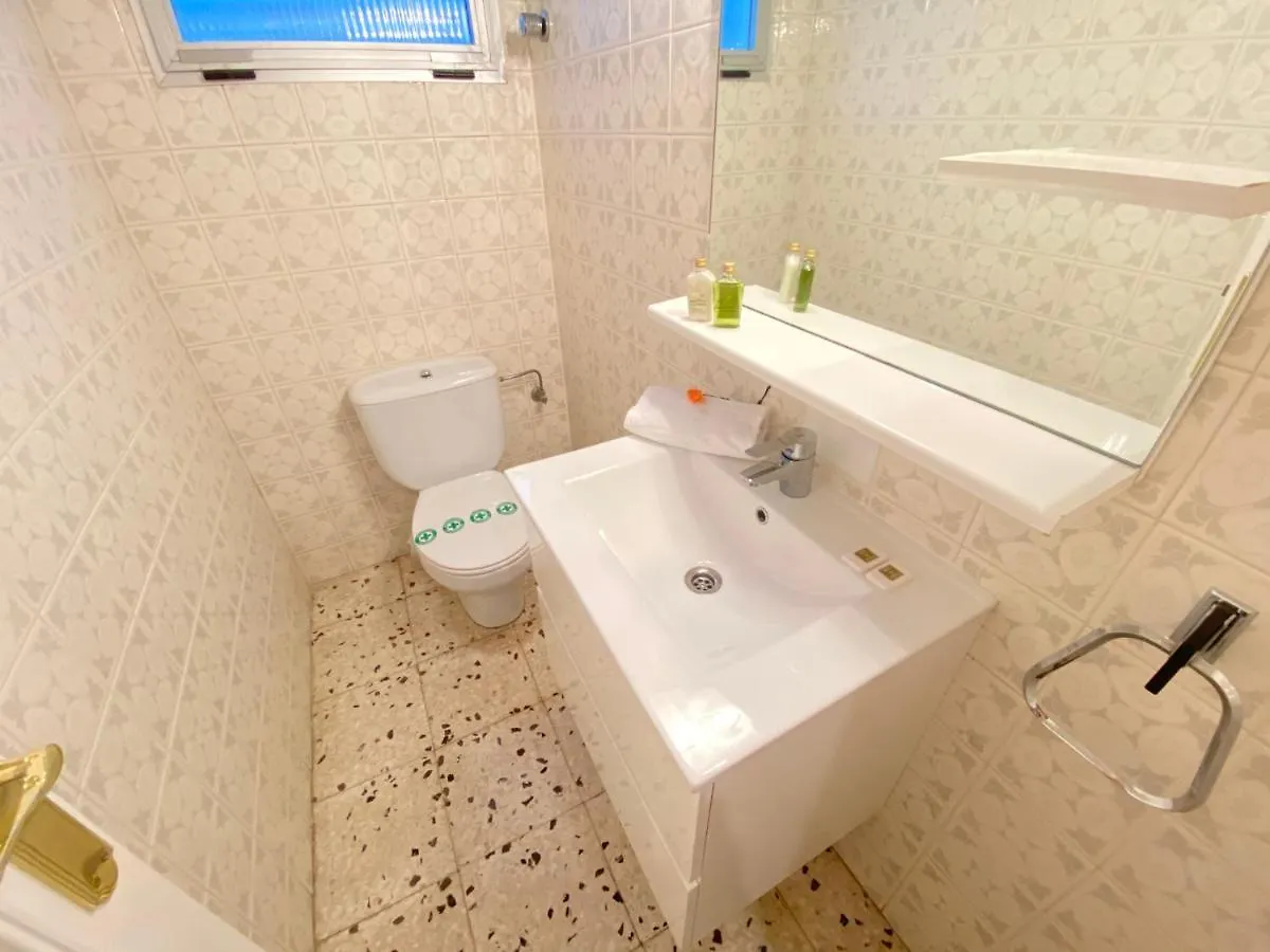 Agi Avenida Apartments Roses