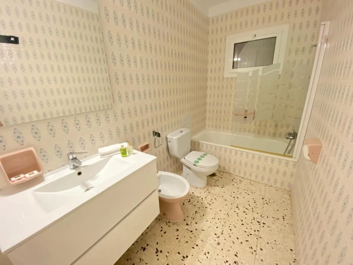 Agi Avenida Apartments Roses Spain